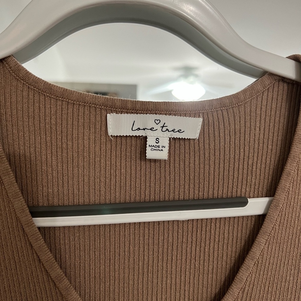 Tan Ribbed Crop Top Size Small - Picture 2 of 3